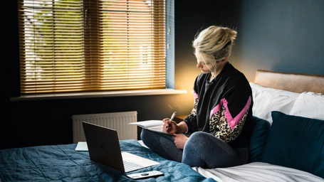 artvis-emprendedora-organizando-ideas